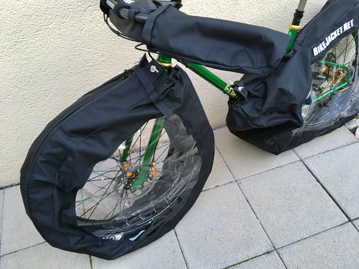 Front wheel cover.