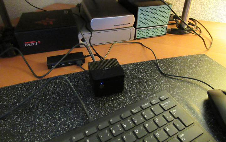 Chuwi Larbox and Icy Box USB hub.