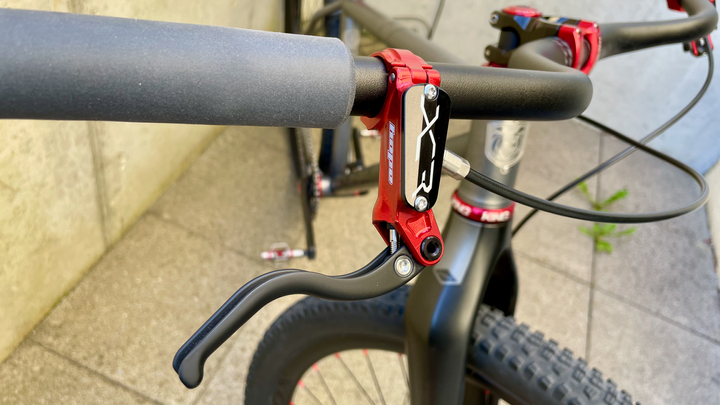 Hope XCR brake lever.